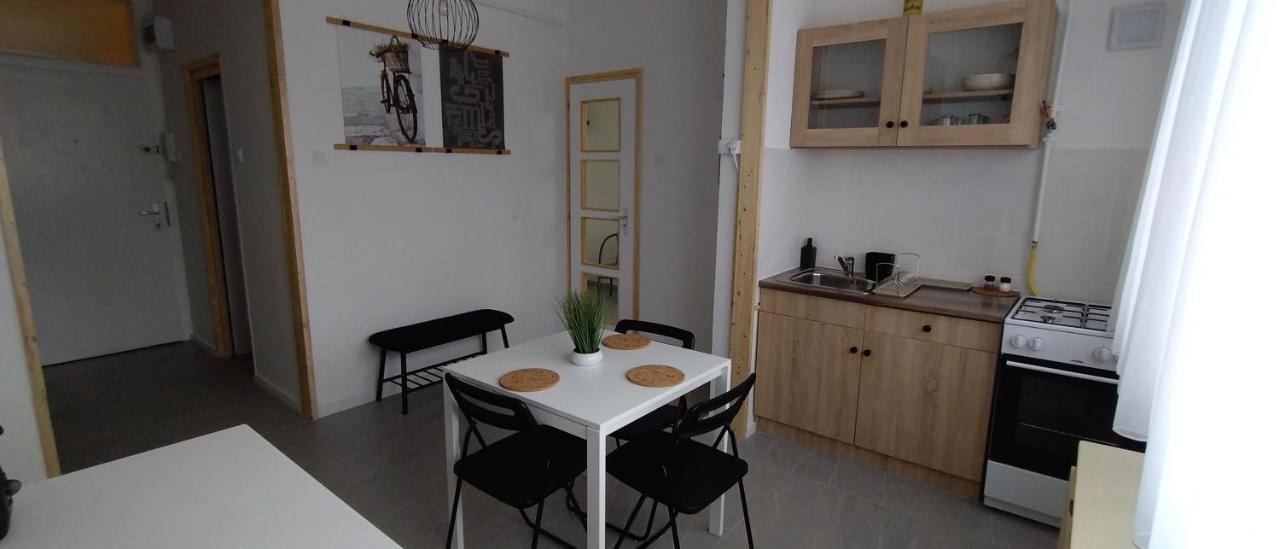 Blue Moon Apartman Eger Esterno foto